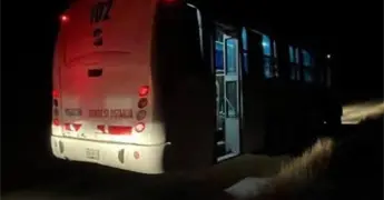 Informa FGE sobre autob&uacute;s abandonado en la Valles–Mante