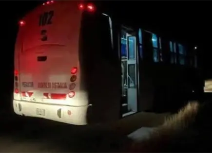 Informa FGE sobre autob&uacute;s abandonado en la Valles–Mante