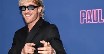 Logan Paul subasta carta Pok&eacute;mon Pikachu Illustrator por 16,5 millones