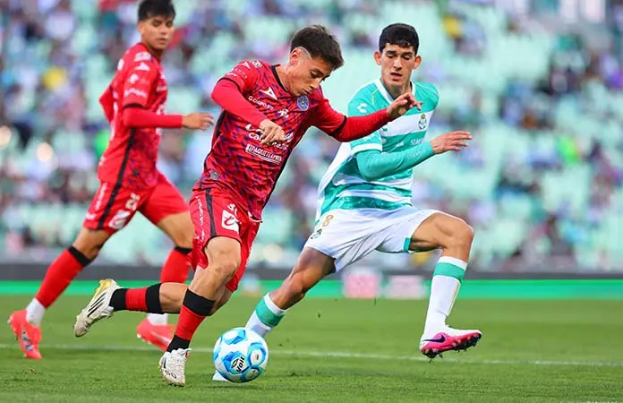 Mazatlán consigue su primer triunfo