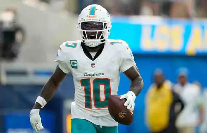 Cortan los Dolphins a Tyreek Hill
