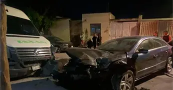 Ejecutan a mujer a bordo de su auto