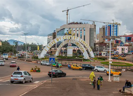 Estados Unidos deporta a migrantes de terceros pa&iacute;ses a Camer&uacute;n