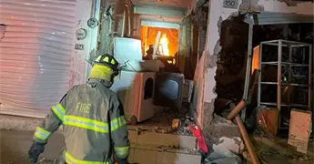 Explota tanque de gas en lavander&iacute;a de Pozos