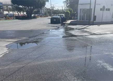 Sigue la fuga en Ni&ntilde;o Artillero; afecta a comercio y peatones