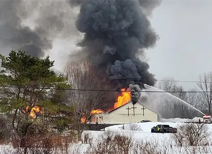 Explosi&oacute;n en iglesia de NY deja cinco heridos