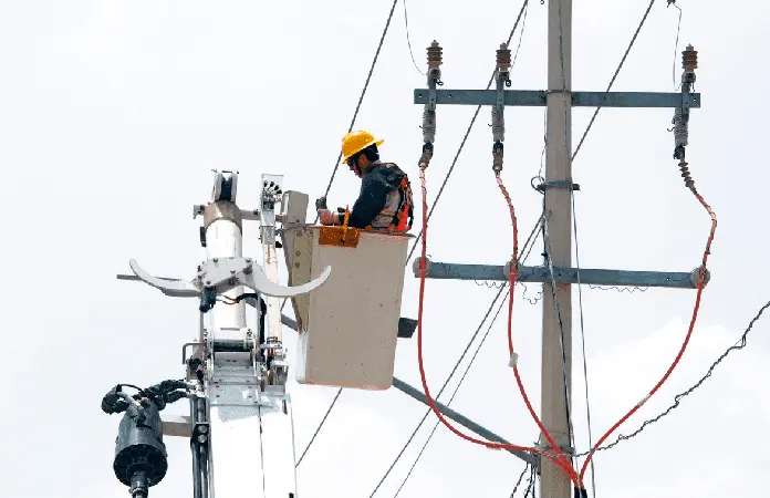 Inversión productiva de CFE cae