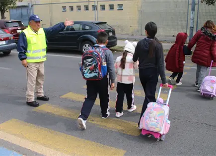 M&aacute;s de 500 mil alumnos en SLP seguir&aacute;n con seguro m&eacute;dico en 2026