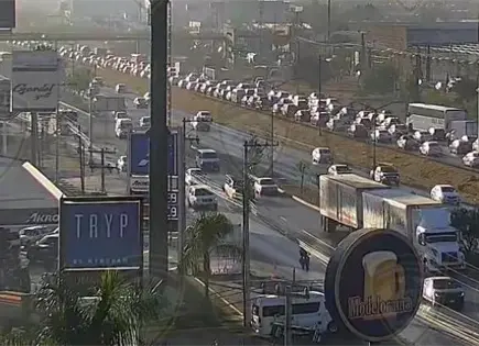 Tr&aacute;fico pesado en accesos a Zona Industrial y Distribuidor Ju&aacute;rez