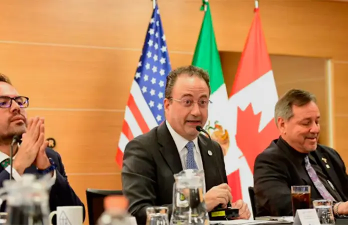 Agentes aduanales ajustan estatutos y crean comité de autorregulación