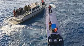 Asegura la Marina semisumergible con 4 toneladas de cocaína Asegura la Marina semisumergible con 4 toneladas de cocaína