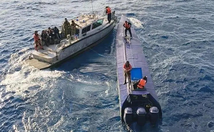 Asegura la Marina semisumergible con 4 toneladas de coca&iacute;na