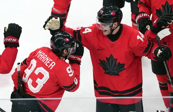 Canadá vence en la prórroga a Chequia
