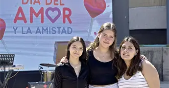 &iexcl;CELEBRAN FELICES!