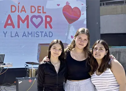 ¡CELEBRAN FELICES! ¡CELEBRAN FELICES!