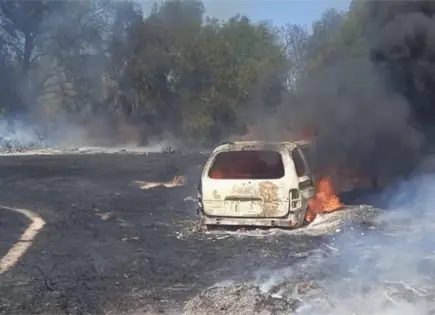 Reportan daños en vehículo tras incendio en San Juan de Guadalupe Reportan daños en vehículo tras incendio en San Juan de Guadalupe