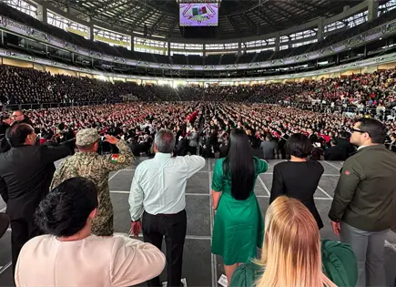 M&aacute;s de 4 mil estudiantes juran lealtad a la Bandera en la Arena Potos&iacute;