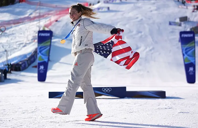 Mikaela Shiffrin gana el eslalon