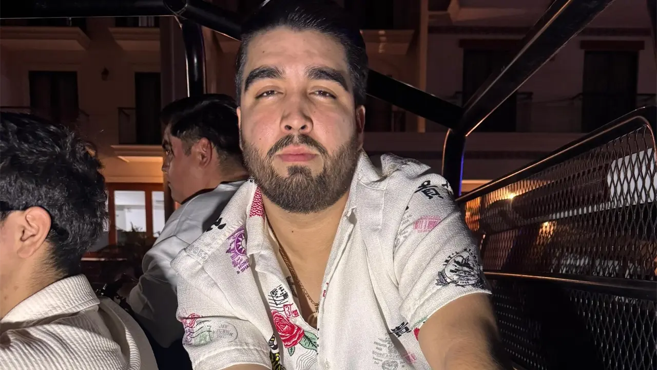 Multan a Alejandro Ojeda y Codificado por narcocorridos en Mazatlán