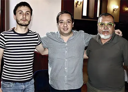 ¡QUÉ BUENOS AMIGOS! ¡QUÉ BUENOS AMIGOS!