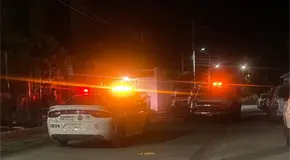 Ejecutan a hombre en su auto en Soledad