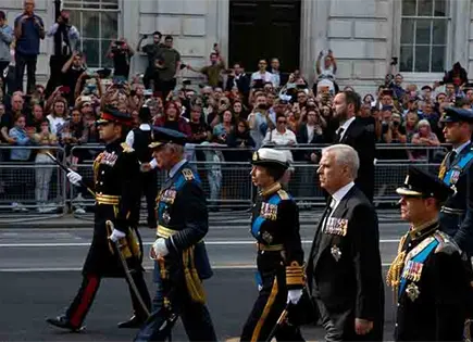 Expr&iacute;ncipe de GB, arrestado