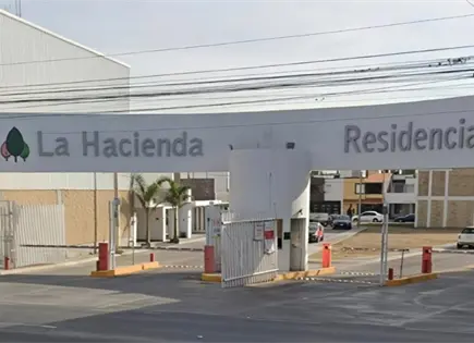 Falla en pozo mantiene sin agua a varias colonias de Soledad Falla en pozo mantiene sin agua a varias colonias de Soledad