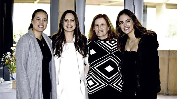 ELEN LA DESPIDEN DE LA SOLTERÍA ELEN LA DESPIDEN DE LA SOLTERÍA