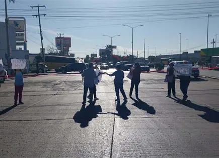 "Arreglen el pozo": vecinos de San Felipe bloquean Acceso Norte por falta de agua