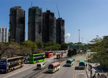 Autoridades de Hong Kong presentan plan para reasentar v&iacute;ctimas de incendio