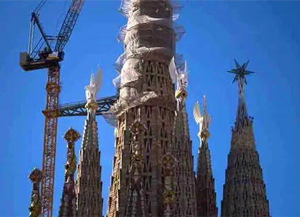 Bas&iacute;lica de la Sagrada Familia, la m&aacute;s alta