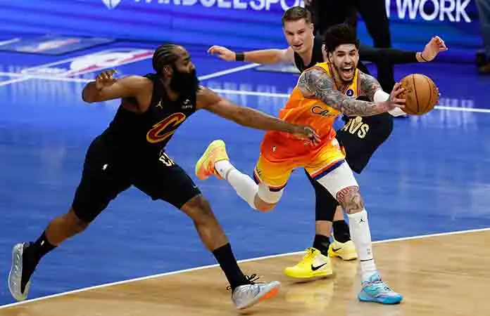 Cavs superan a los Hornets
