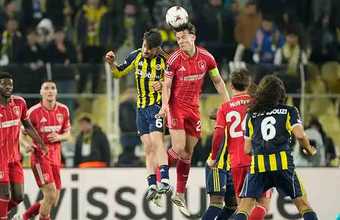 Goleada del Nottingham al Fenerbahçe