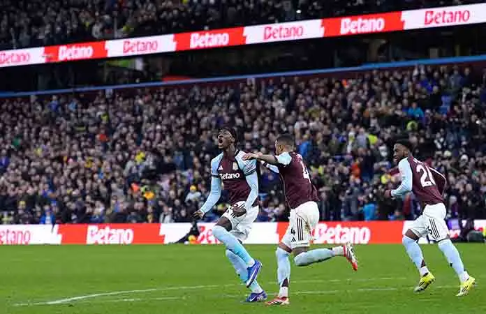 Aston Villa deja puntos en la Premier League