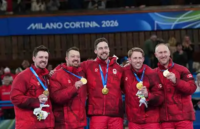 Canadá logra oro en curling varonil