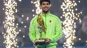 Carlos Alcaraz se corona en Qatar