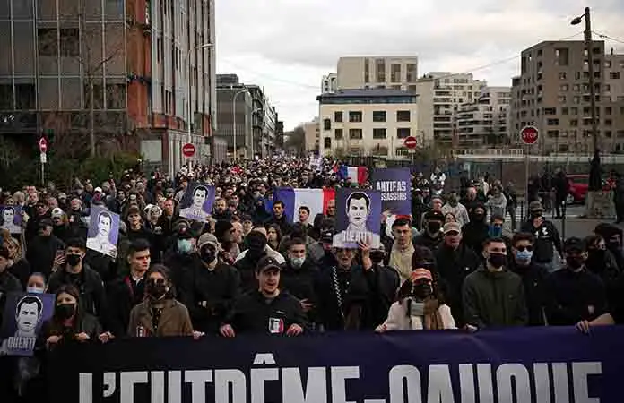 Cientos marchan en Lyon, Francia