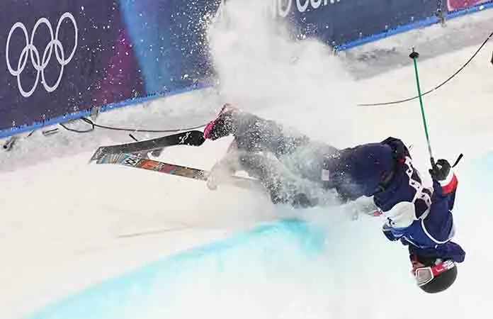 Goepper se va con esguince de rodilla y lesión en la espinilla