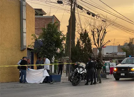 Hombre muere en la v&iacute;a p&uacute;blica en el fraccionamiento Nuevo Morales