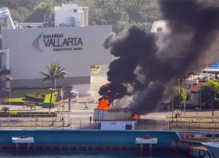 Turistas quedan atrapados por operativo contra el El Mencho Turistas quedan atrapados por operativo contra el El Mencho