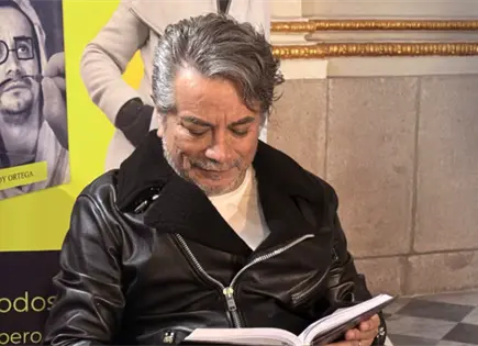 Freddy Ortega presenta su libro autobiogr&aacute;fico