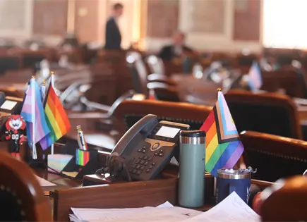 Kansas invalida licencias a personas transgénero: impacto legal y social Kansas invalida licencias a personas transgénero: impacto legal y social