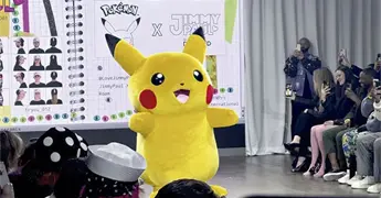 LOS POK&Eacute;MON, EN LA &acute;LONDON FASHION WEEK&acute;