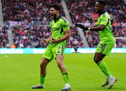 Raúl Jiménez firma doblete y rescata al Fulham en la Premier Raúl Jiménez firma doblete y rescata al Fulham en la Premier