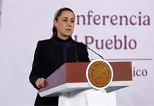 Sheinbaum a re&uacute;ne a su gabinete en Palacio Nacional