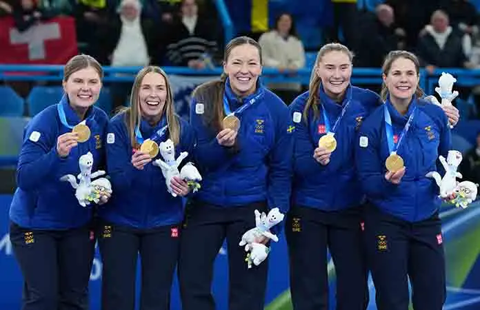 Suecia vence a Suiza en curling femenino