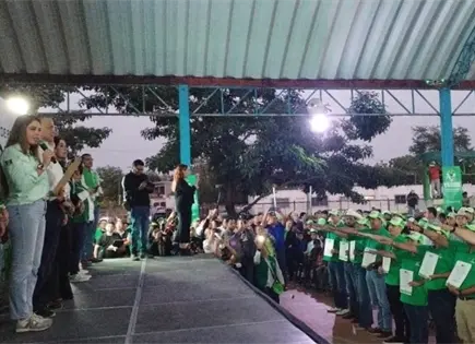 Arman mitin en favor de Ruth González en Valles Arman mitin en favor de Ruth González en Valles