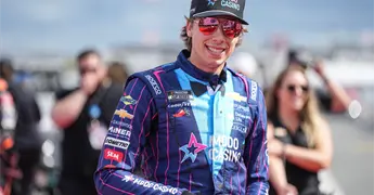 Carson Hocevar impulsa a Spire Motorsports en NASCAR 2026