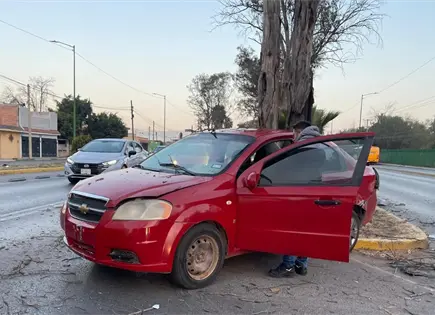 Choque por alcance en Fray Diego de la Magdalena; s&oacute;lo da&ntilde;os