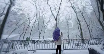 Cicl&oacute;n bomba paraliza NY